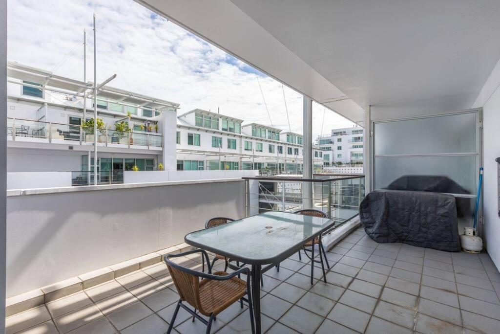 Seaview Waterfront Hotel Apt オークランド エクステリア 写真
