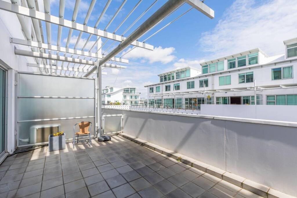 Seaview Waterfront Hotel Apt オークランド エクステリア 写真
