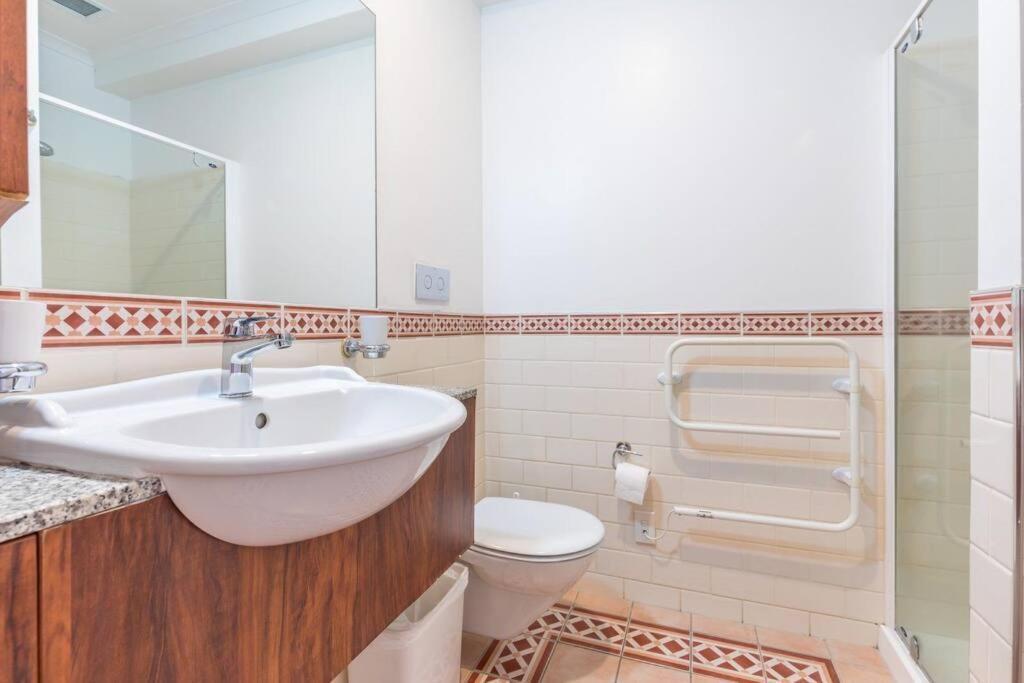 Seaview Waterfront Hotel Apt オークランド エクステリア 写真