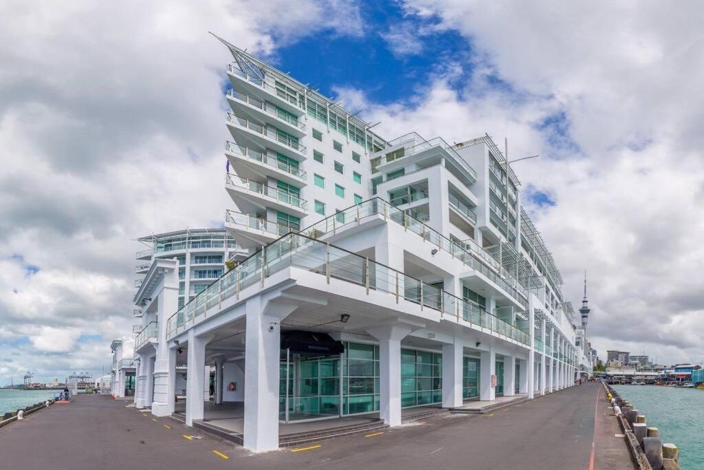 Seaview Waterfront Hotel Apt オークランド エクステリア 写真