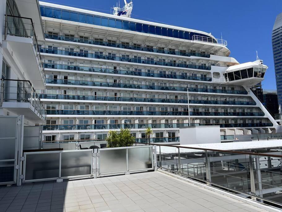 Seaview Waterfront Hotel Apt オークランド エクステリア 写真