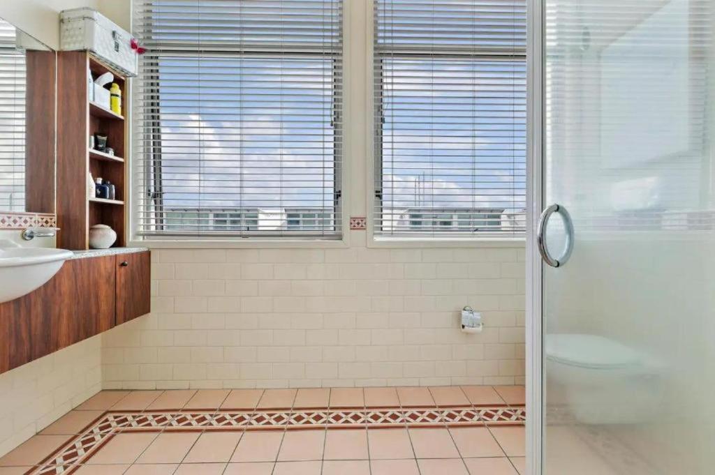 Seaview Waterfront Hotel Apt オークランド エクステリア 写真