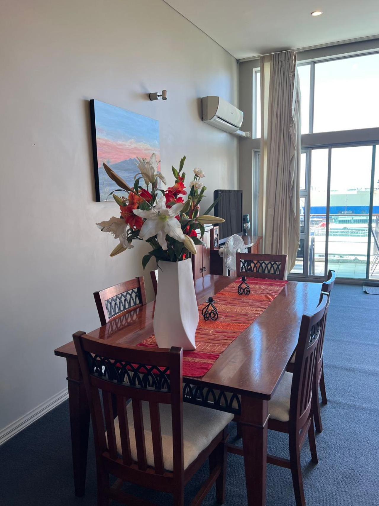 Seaview Waterfront Hotel Apt オークランド エクステリア 写真